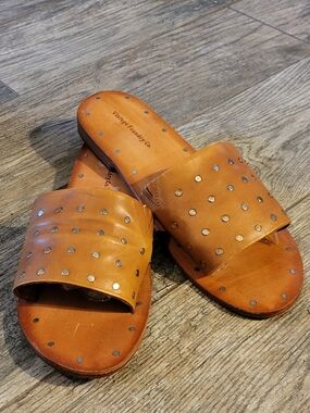 Vintage Foundry Co Lenore Stuuded Leather Sandals Slides Slip On Camel Brown
